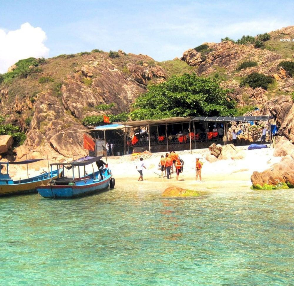 Boat trips to Hon Kho usually operate throughout the day (Credit: TripAdvisor)